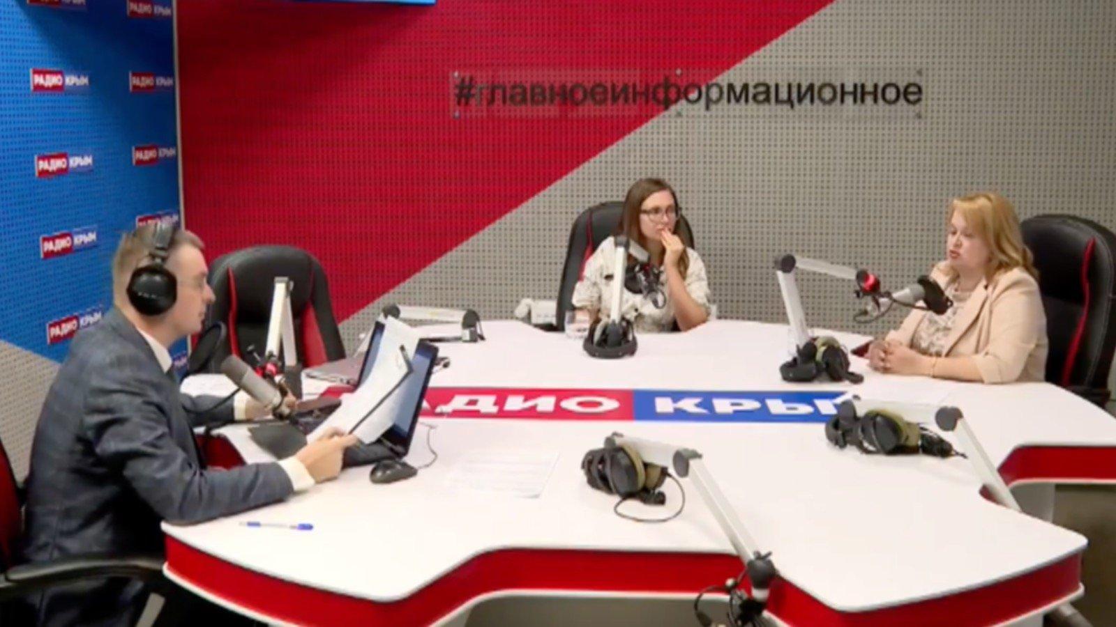 Окупанти зібралися навчати кримську молодь «усвідомленого батьківства»