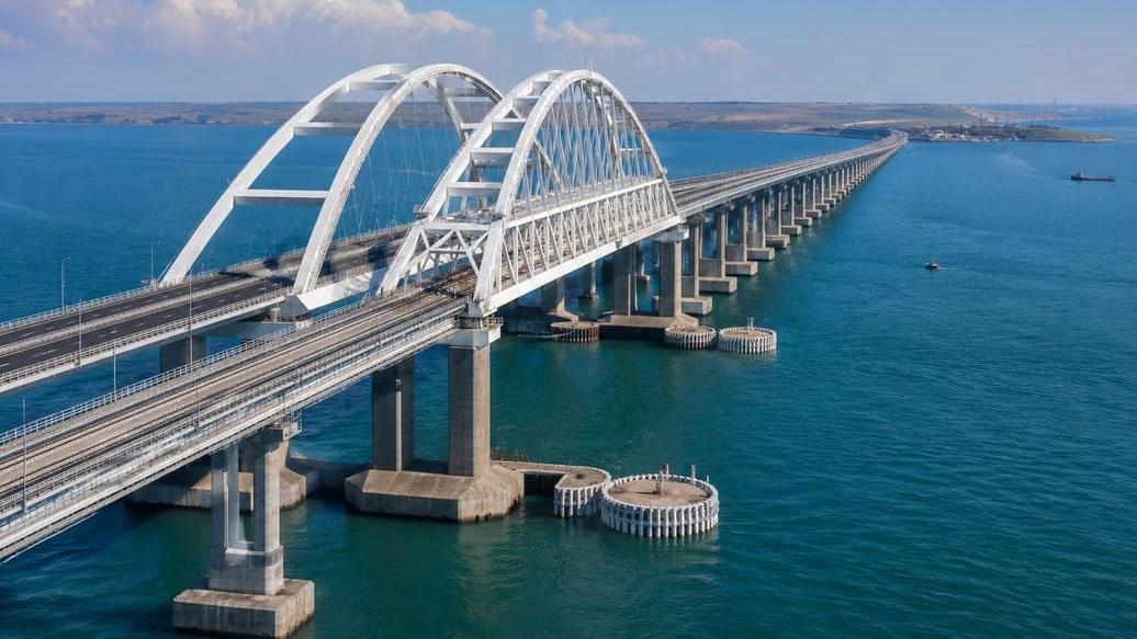 Росіяни заявили про запобігання двом спробам терактів на Керченському мосту