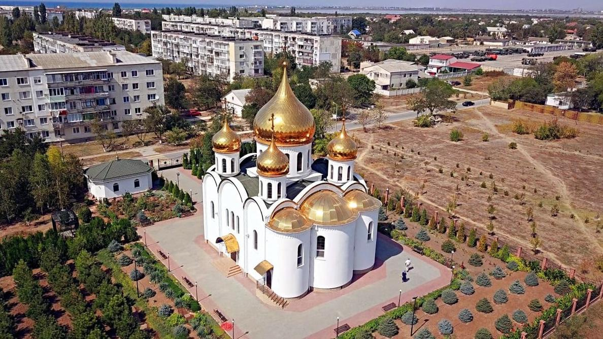 Окупанти прищеплюватимуть кримським школярам «ДНК росії»
