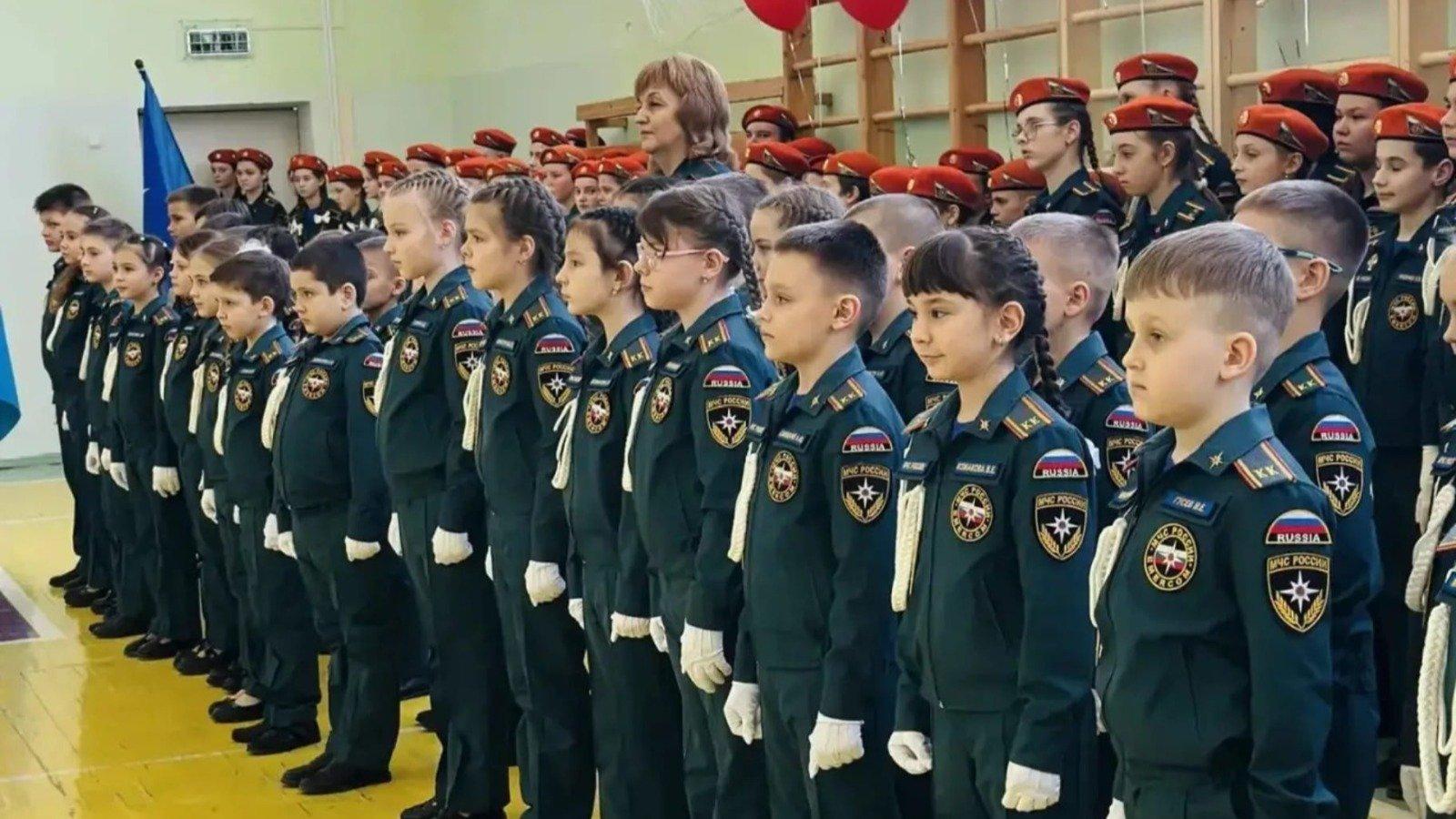 Дитинство під окупацією: як Росія формує нове покоління «російських патріотів» у Криму