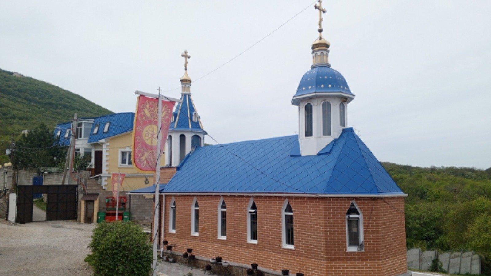 В окупованому Севастополі виник скандал із колумбарієм у колишньому монастирі УПЦ КП