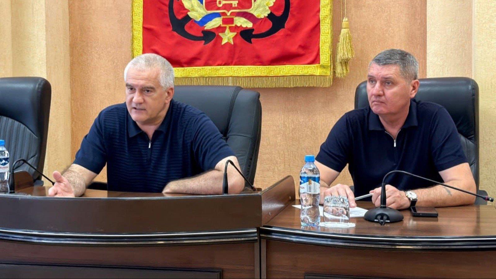 Окупована Керч під ударами: «влада» визнає пошкодження житла та переходить на «ручне управління»