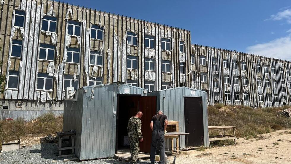 Будівельний ринок в окупованих Криму та Севастополі увімкнув «режим виживання»