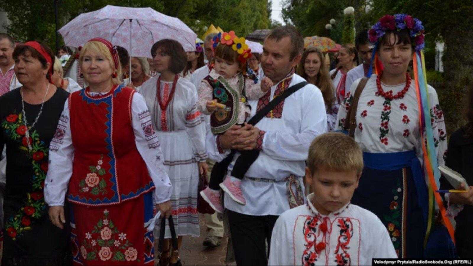 Мегамарш у вишиванках Євпаторією: за кілька місяців до російської окупації