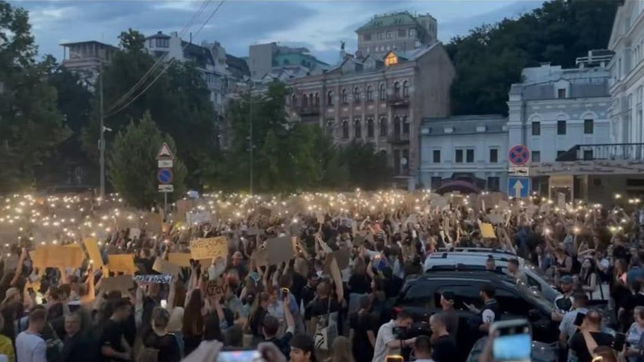Крайова Рада Українців Криму вимагає від Джемілєва і Ташевої відкликати свій голос на підтримку злочинного законопроєкту