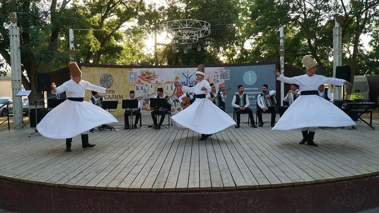 В окупованій Євпаторії відбувається щорічний фестиваль «Гезлевські ворота»