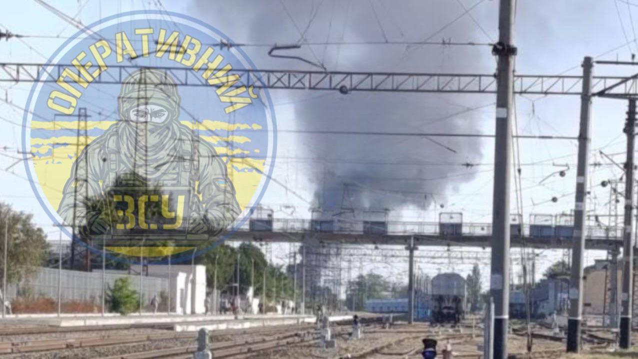 В окупованих Джанкої та Курмані пролунали вибухи, потужні стовпи диму