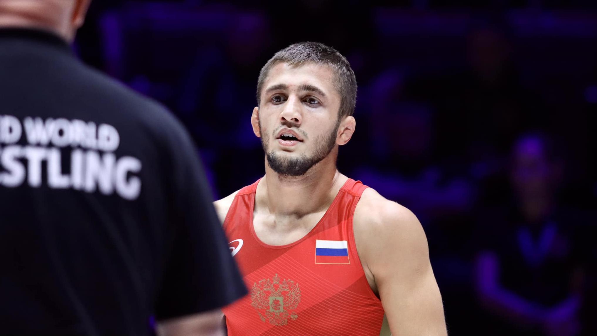 27-річний кримець Емін Сефершаєв є пропагандистом російських наративів, має звання  спортивної роти ЦСКА