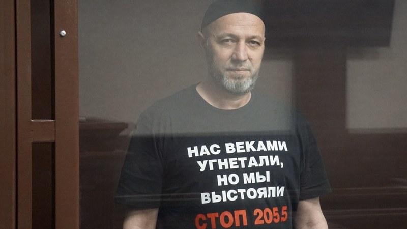 Біляла Аділова близько 10 місяців утримують в одиночній ізольованій камері