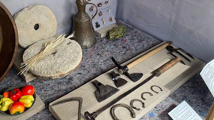 На території Ханського палацу відкрилася пропагандистська виставка про життя кримських татар за часів російської імперії