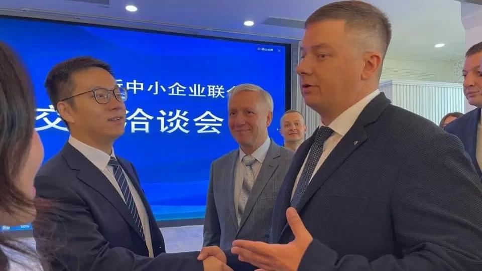 «Влада» Севастополя похвалилася візитом свого посіпаки до Китаю