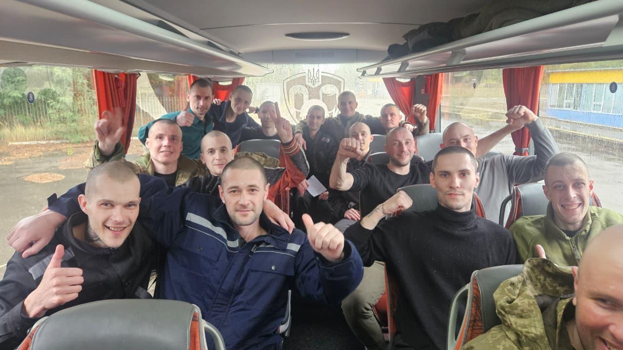 З російської неволі визволено 185 військових та 20 цивільних українців