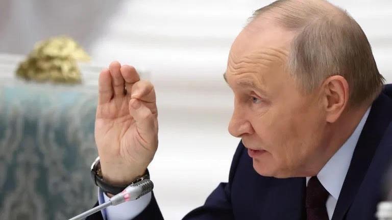 Путін наказує своєму керівництву підготувати пропозиції щодо можливого відновлення ядерних випробувань