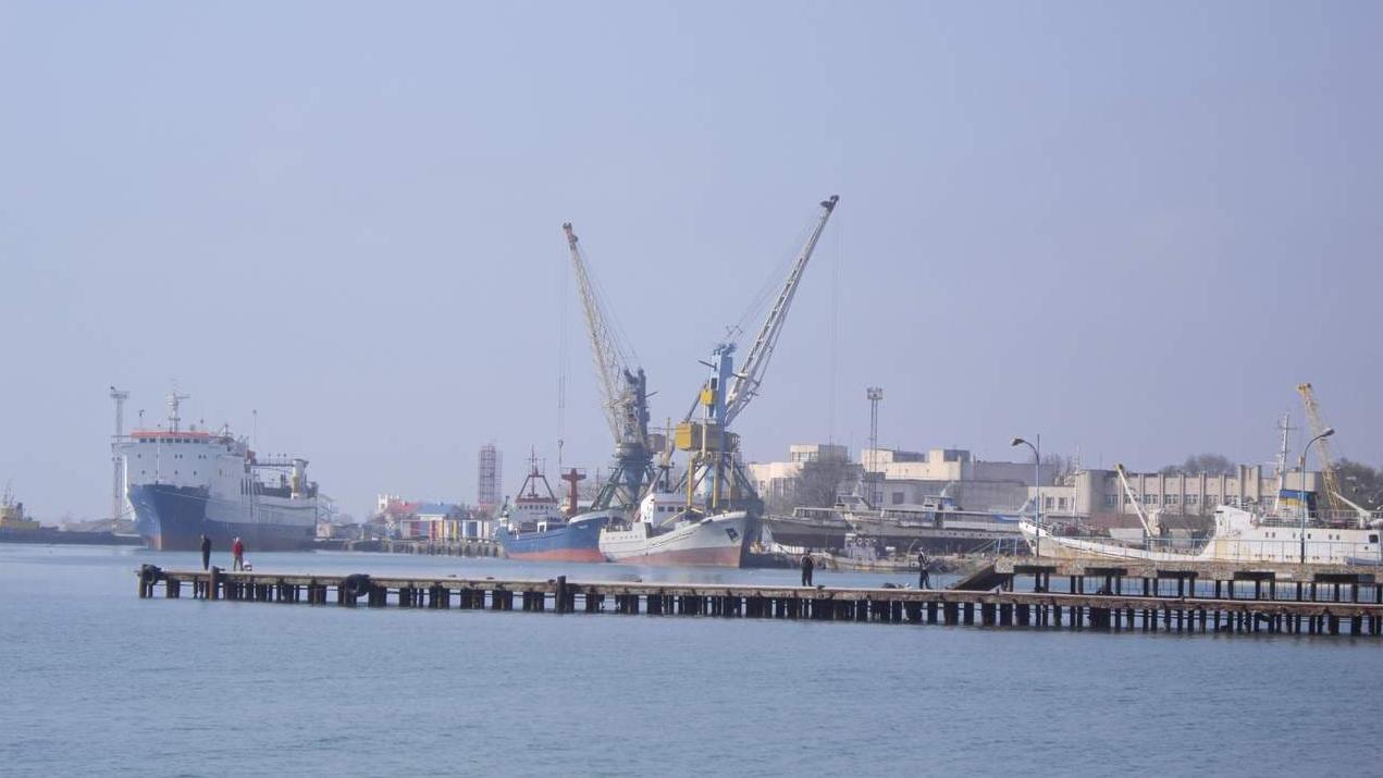 Окупанти продали морський порт у Євпаторії