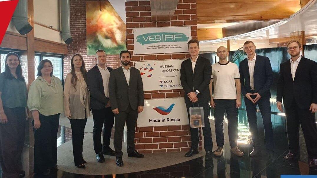 Колаборанти вихваляються «бізнес-місіями» до Індії