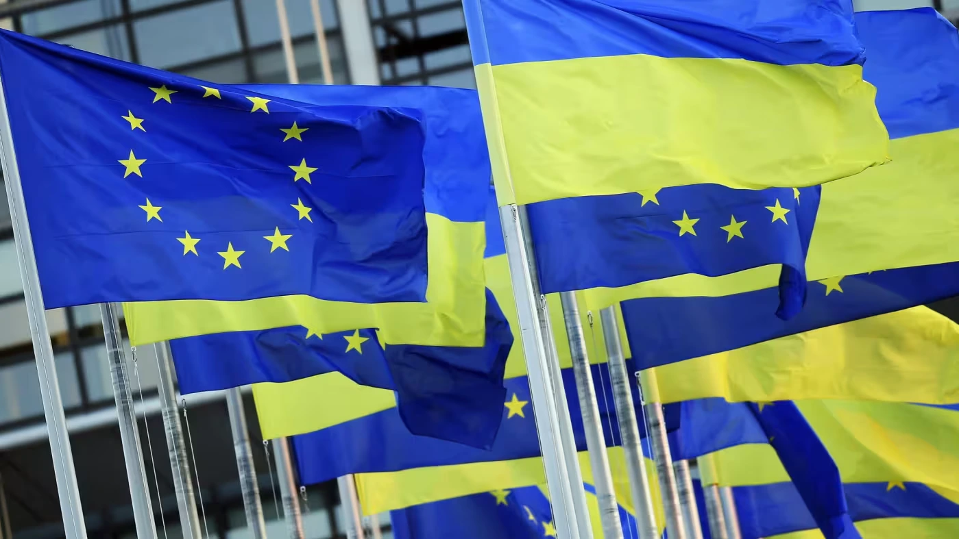 Економічна підтримка та перспективи: ЄС погодив пакет допомоги Україні на 90 мільярдів євро