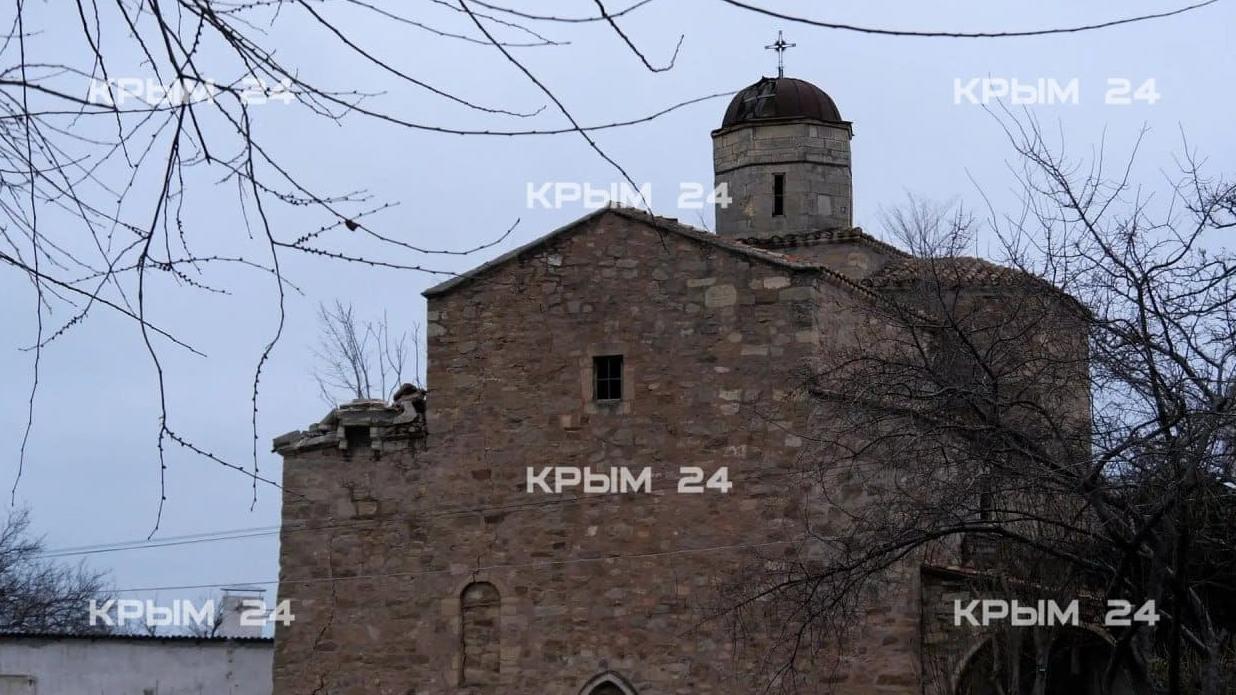 В окупованій Феодосії обвалилася дзвіниця старовинного вірменського храму