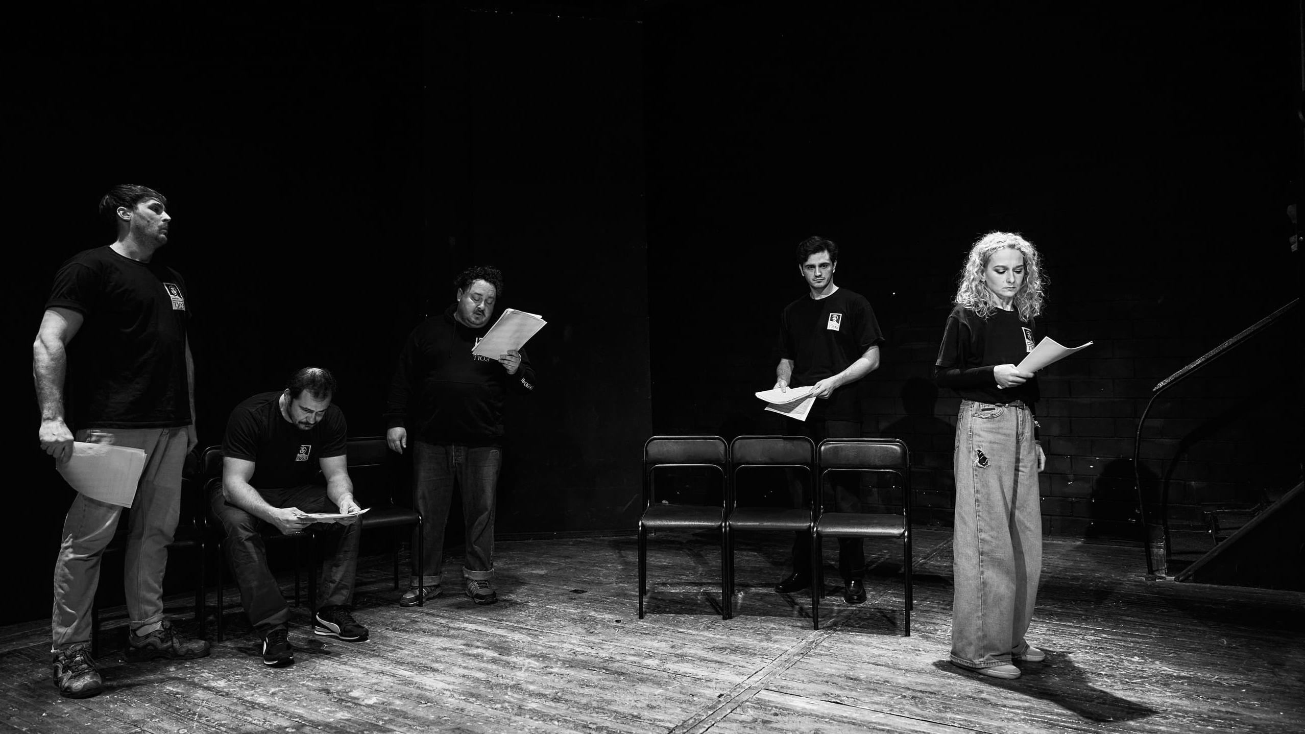 «Гарні фото з поминок»: театр в окупованій Євпаторії просуває воєнні наративи через сцену