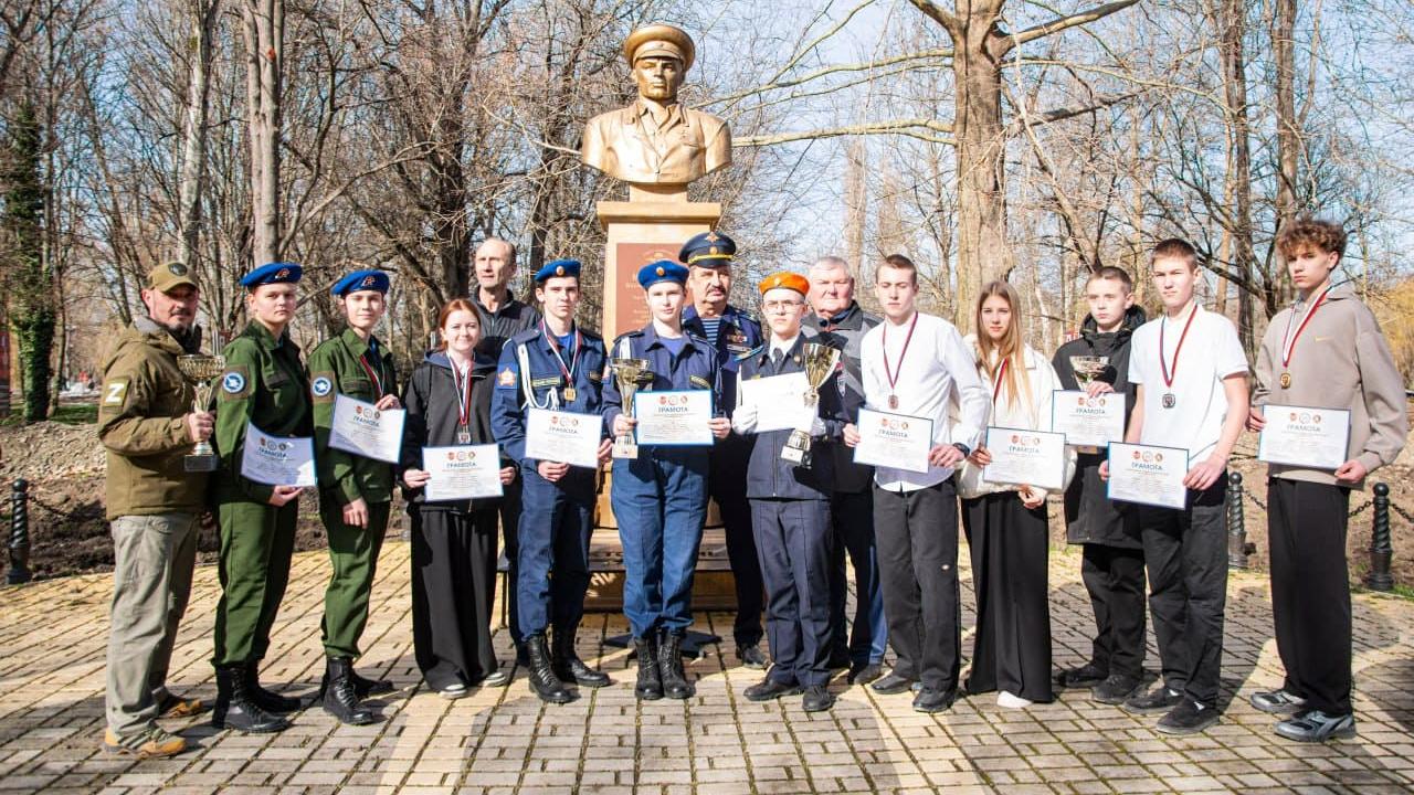 У Сімферополі окупанти провели змагання зі стрільби для учнів 45 шкіл