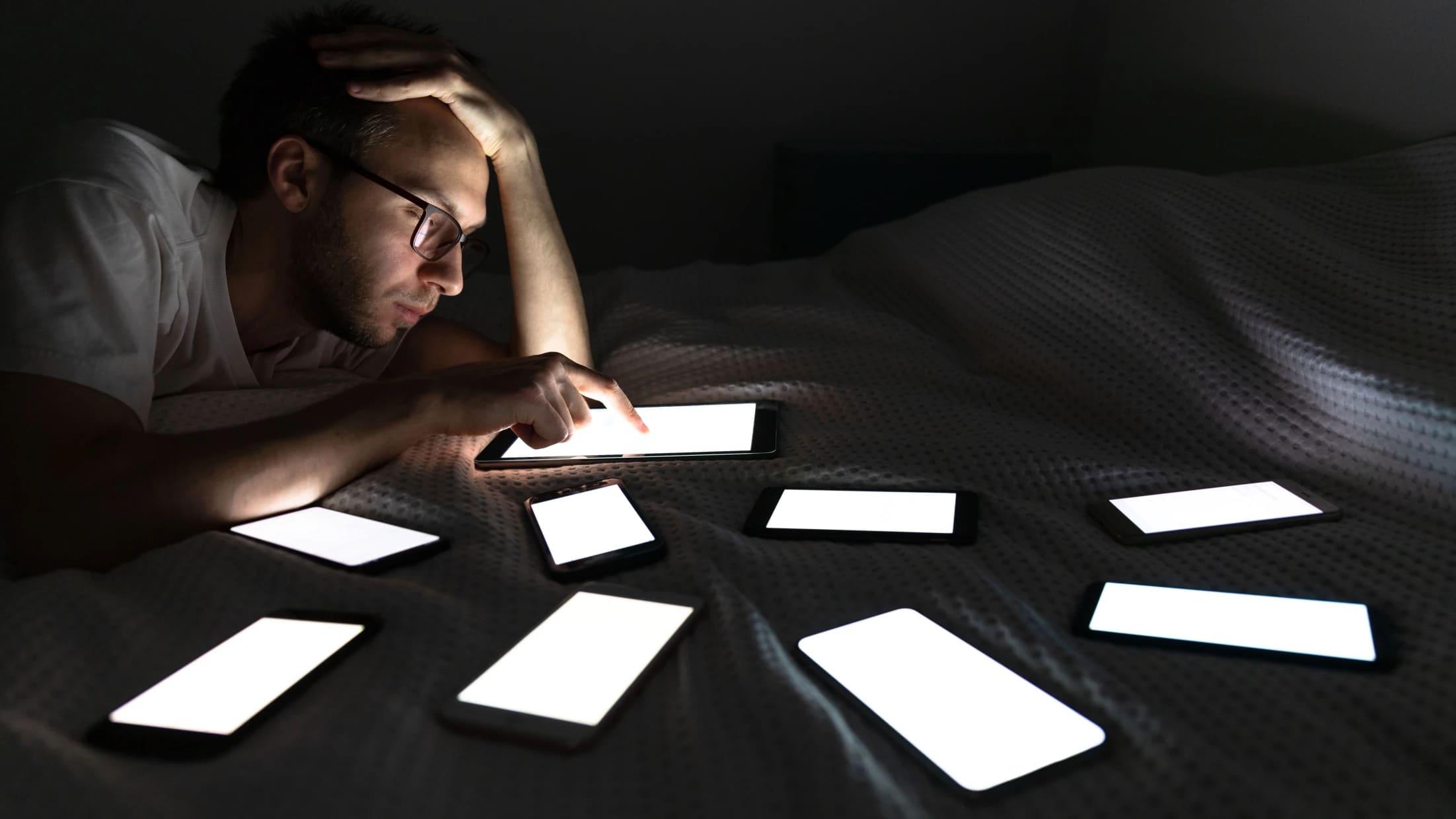 В окупованому Криму мешканцям радять менше читати новини, аби «зберегти психіку»