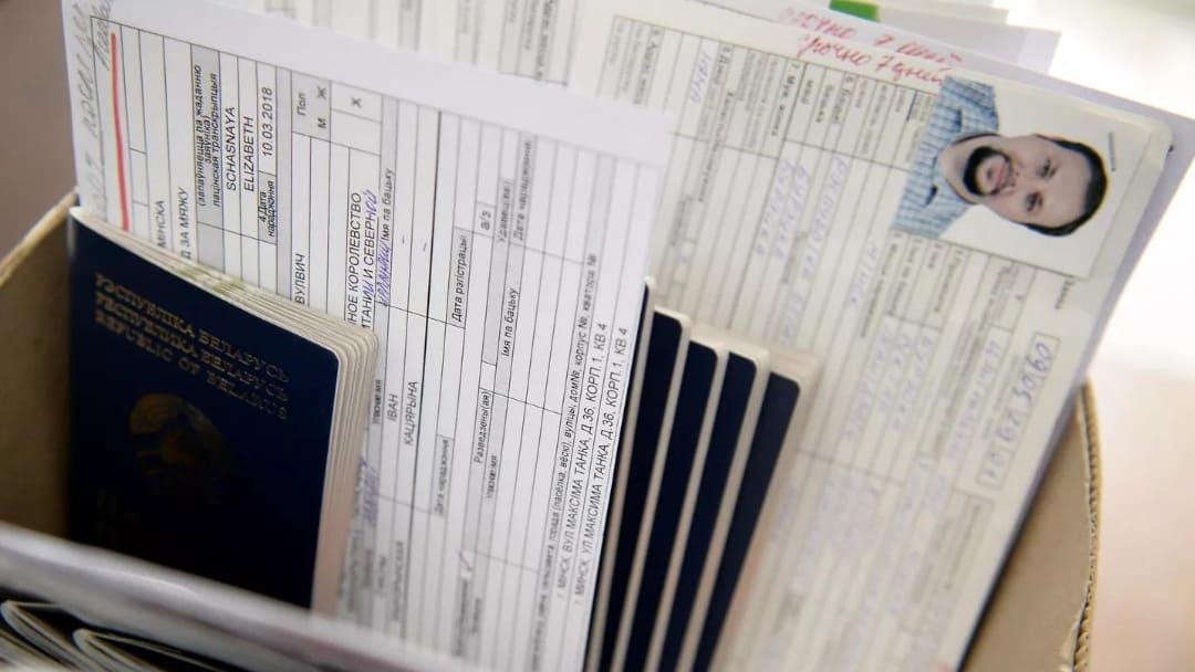 Від лопати до автомата: у Криму мігрантів змушують воювати проти України