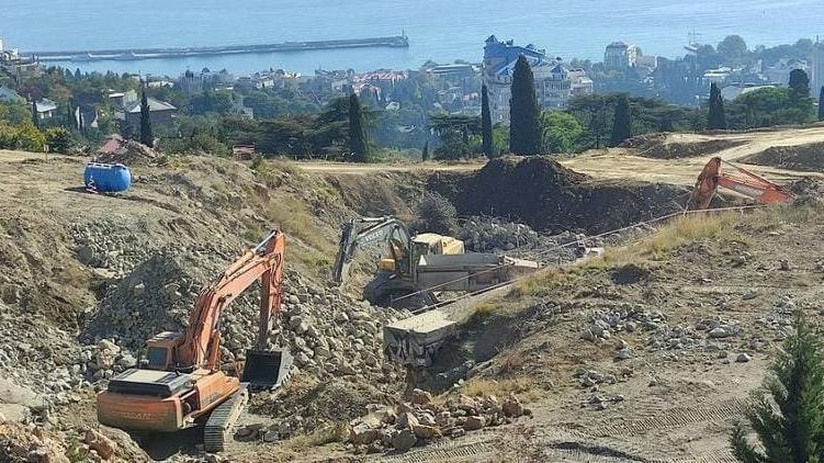 Окупанти заморозили будівництво медичного центру в Ялті, бо всі кошти – розікрали