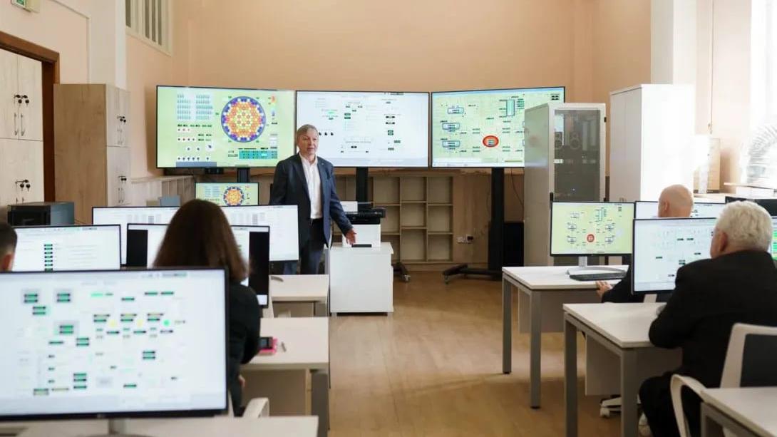 В окупованому Севастополі встановили копію АЕС