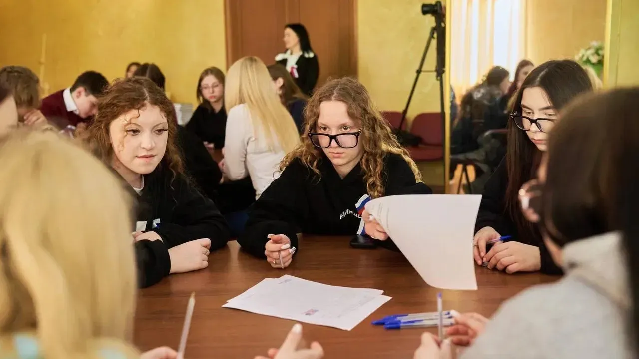 Ідеологічне дресирування: на окупованих територіях та в РФ провели диктант за цитатами Путіна