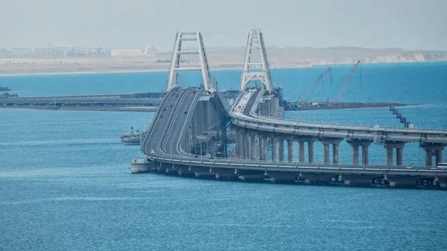 Заради турпотоку – на паром: окупаційна влада Криму шукає спосіб завезти власників «гібридів» на півострів