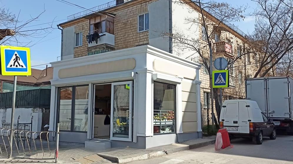 «Єдиний стандарт» не приживається: окупанти в Севастополі зривають графік заміни торгових павільйонів