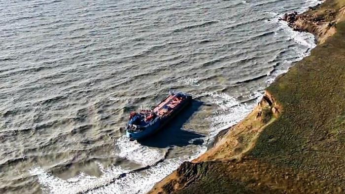 Утилізацію танкерів та мазуту у Керченській протоці розтягнуть до кінця 2026 року