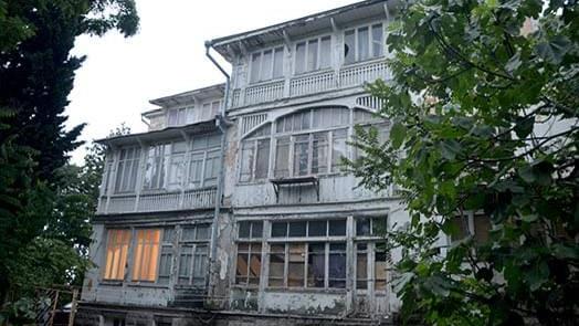 Росіяни знищують окуповану Ялту хаотичними забудовами