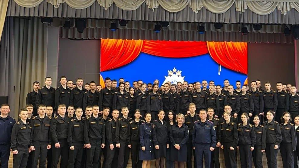 Севастопольські «поліціянти» агітують школярів долучатися до них