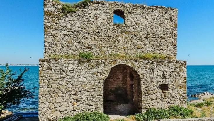 Системність руйнувань культурної спадщини: Докова вежа та Байдарська брама на межі знищення