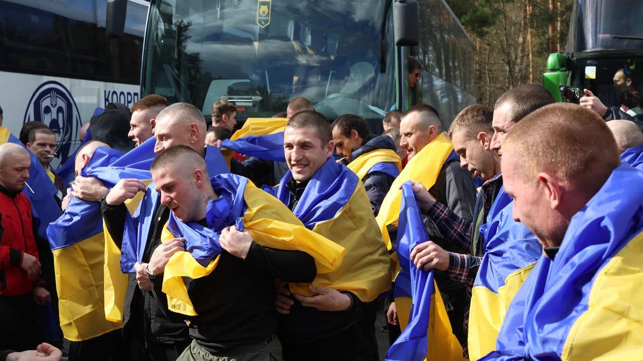 Додому повернулися 193 захисники: Україна провела 73-й обмін полоненими