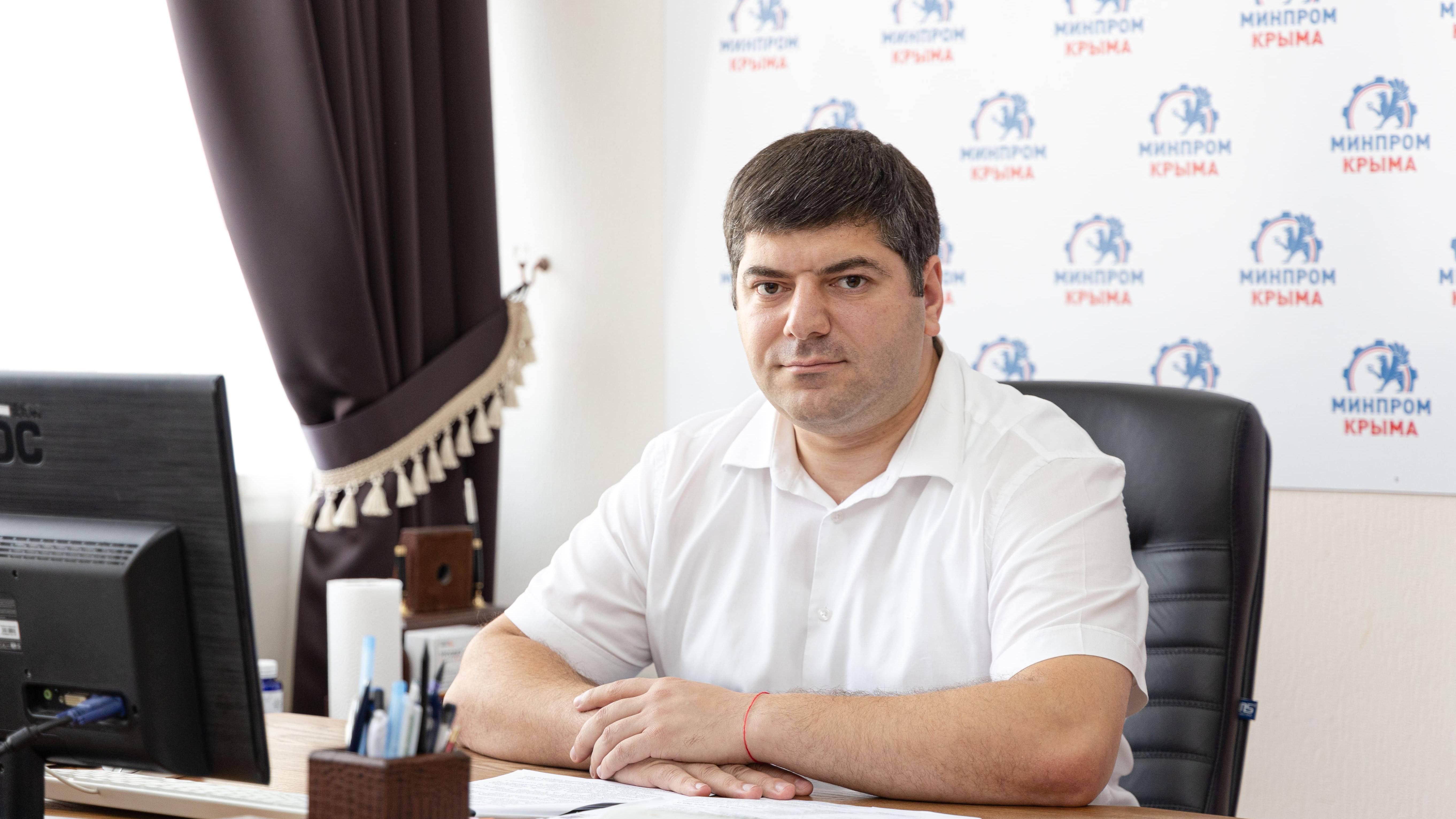 Кримський «міністр промисловості» поскаржився на кількатисячний дефіцит фахівців