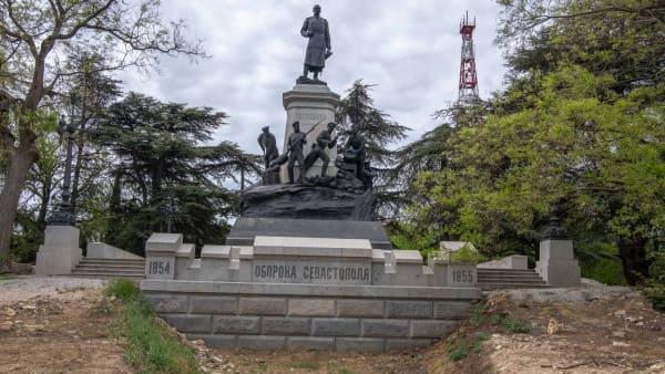 Історичний бульвар в тимчасово окупованому Севастополі став довгобудом: десять років руйнування під виглядом реконструкції