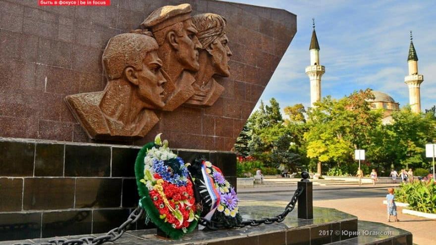 Окупанти зробили з курортної Євпаторії «місто військової слави»