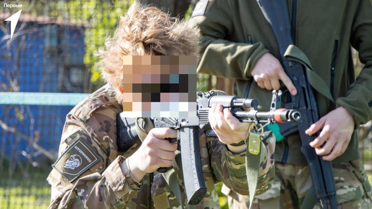 “Юнармія” десять років потому. Чи здатні Україна та світ зупинити мілітаризацію дітей на окупованих територіях?