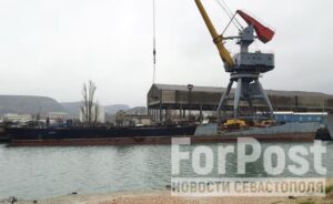 У Севастополі росіяни розбирають корвет ВМС України «Луцьк»