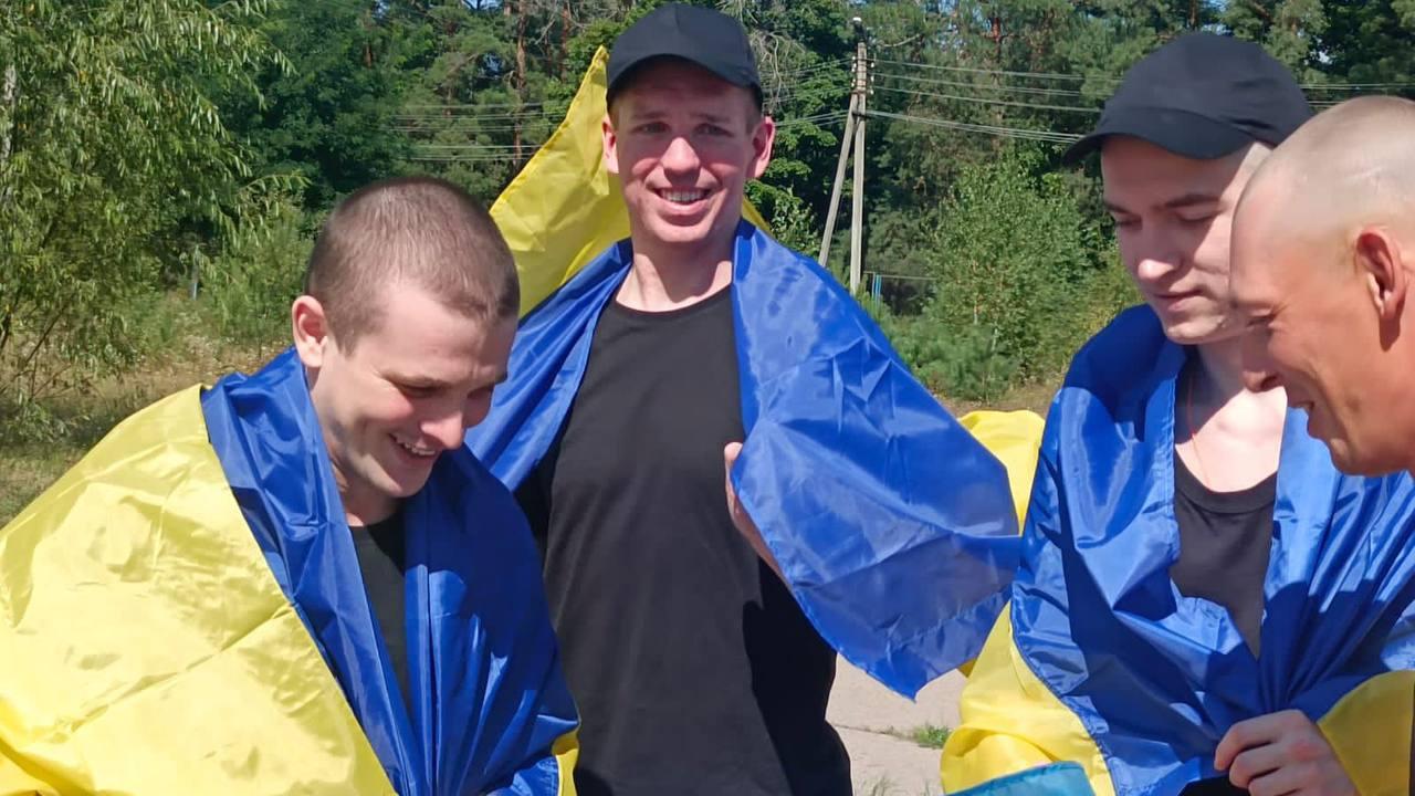 Україна повертає 84-х військовополонених і цивільних додому, серед них захисники Маріуполя