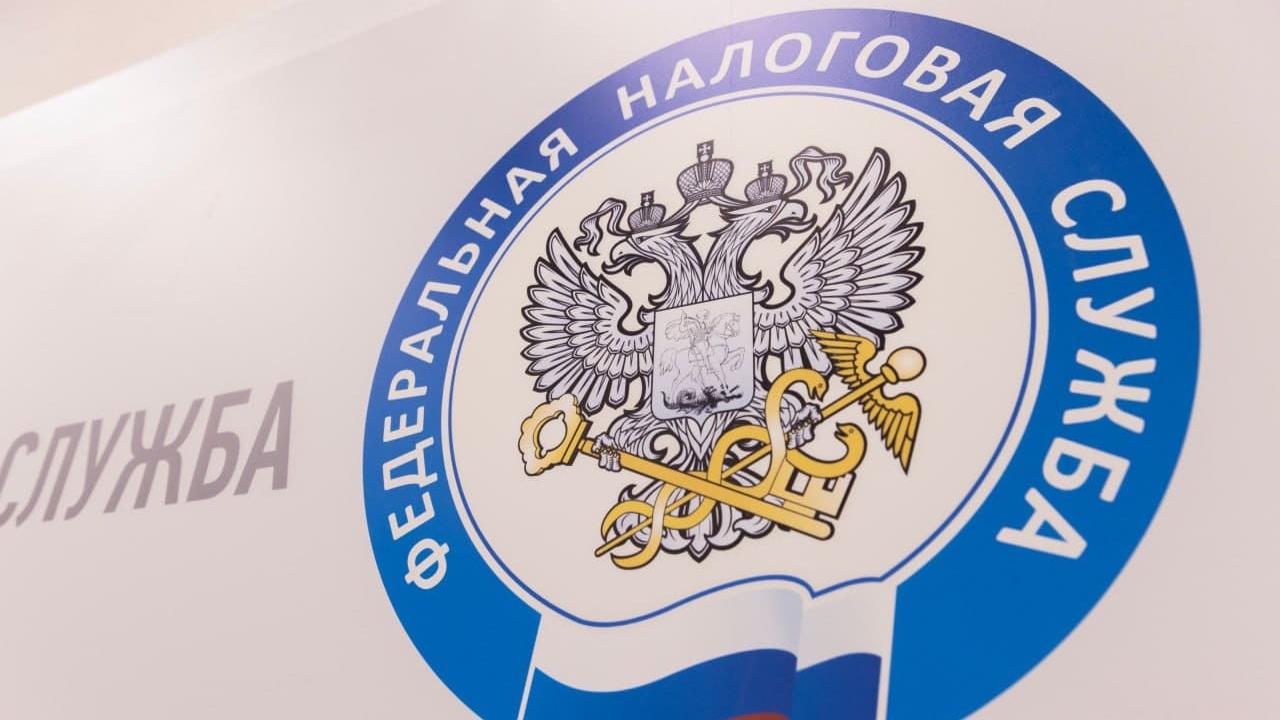 Переслідування та податкові пастки: Аксьонов привітав каральні органи окупантів з «ювілеєм»